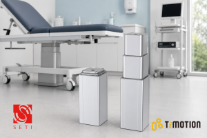 Columna elevadora telescópica TiMOTION TL51 de tres etapas en color plata para camillas y sillones médicos.